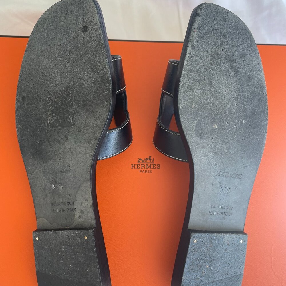 Hermes Oran Sandal in Black Leather - Picture 5 of 12